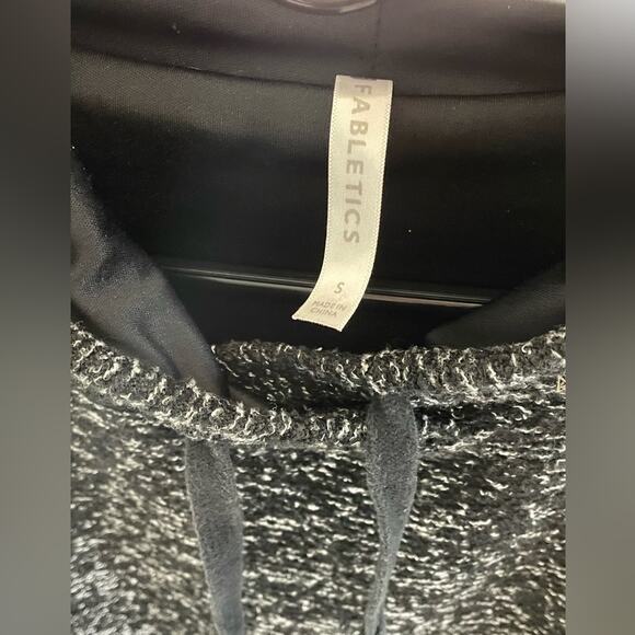 Fabletics Charcoal Marled Yukon Lined Hoodie size Small - Picture 8 of 10